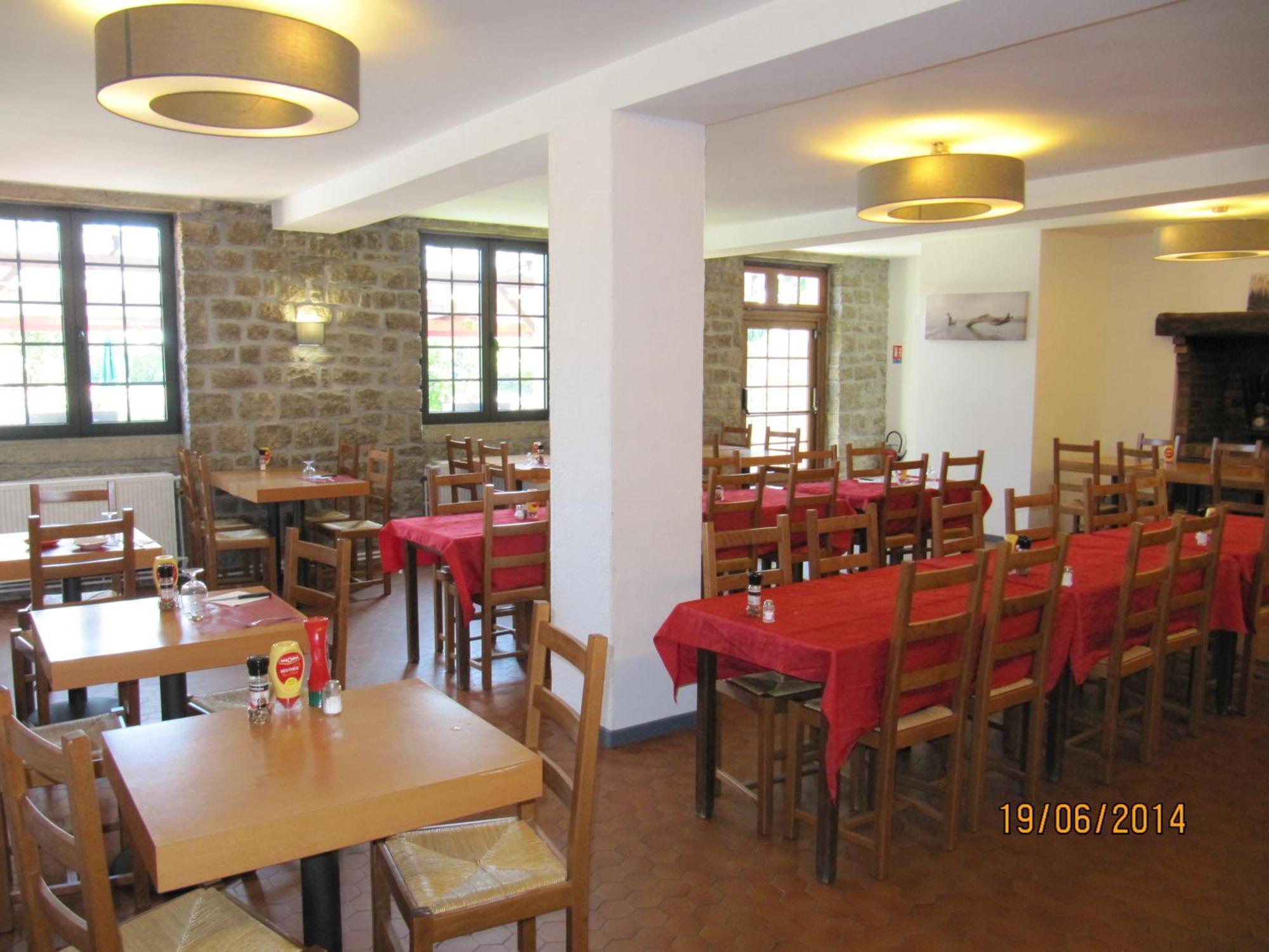 Auberge Le Guinefort Léhon Kültér fotó
